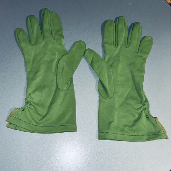 Vintage Olive Green Paris Gloves 1950’s - Picture 2 of 5